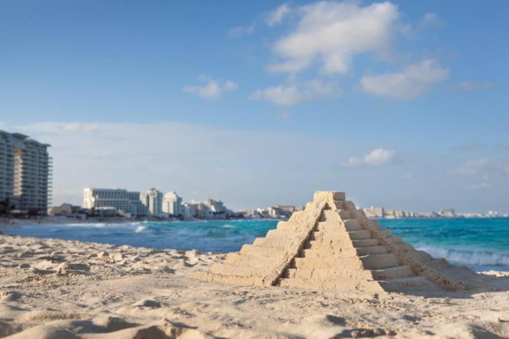 Villa Aurora Beautiful Beachfront Apartment Cancun Exterior photo
