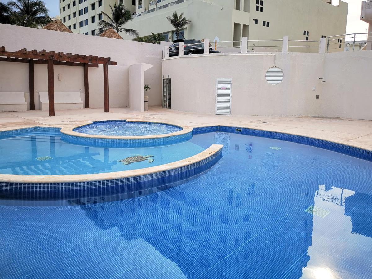 Villa Aurora Beautiful Beachfront Apartment Cancun Exterior photo