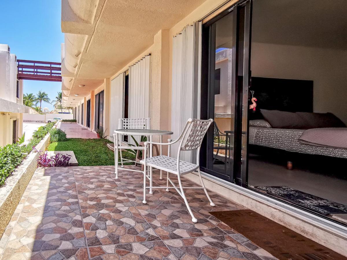 Villa Aurora Beautiful Beachfront Apartment Cancun Exterior photo